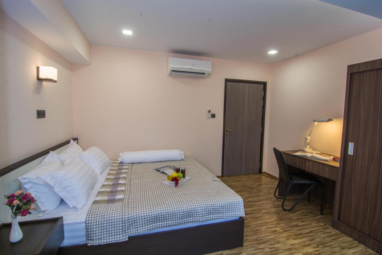 Rose Villa Hotel & Service Apartment Yangon Exterior photo